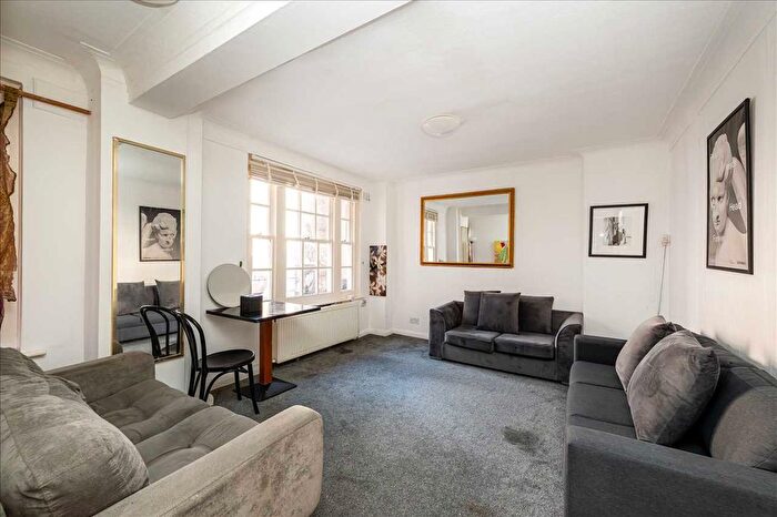 1 Bedroom Flat For Sale In Park West, Edgware Road, London, W2