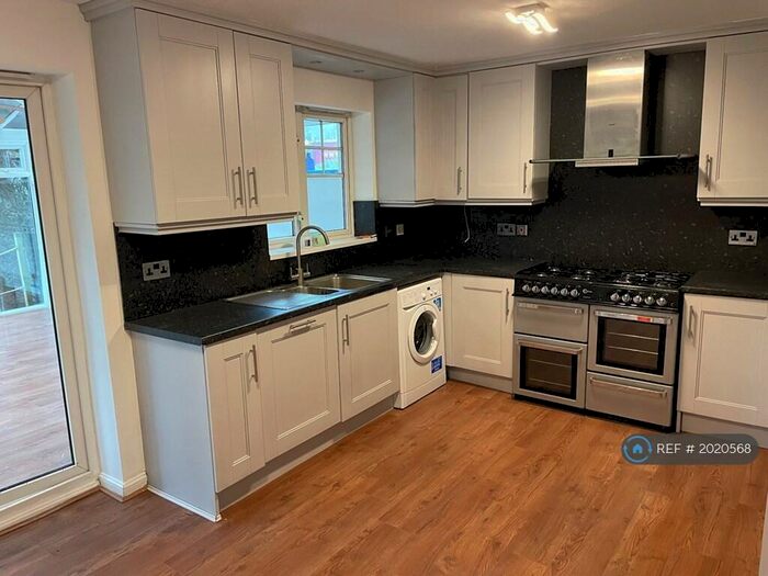 3 Bedroom Semi-Detached House To Rent In Bluebell Grove, Burnley, BB11