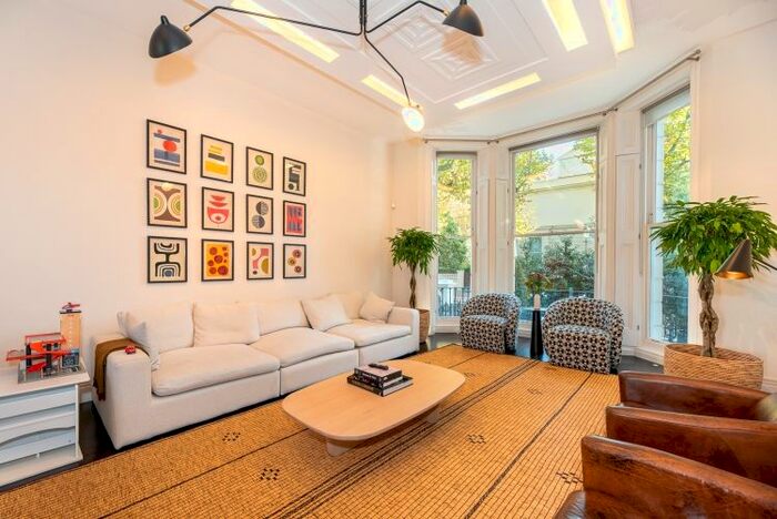 3 Bedroom Flat To Rent In Holland Park, London, W11