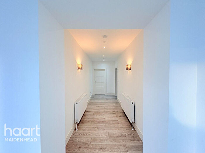 2 Bedroom Flat For Sale In High Street, Iver, SL0