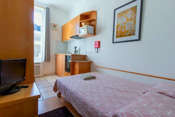 Studio To Rent In Penywern Road, Earl's Court, London, SW5