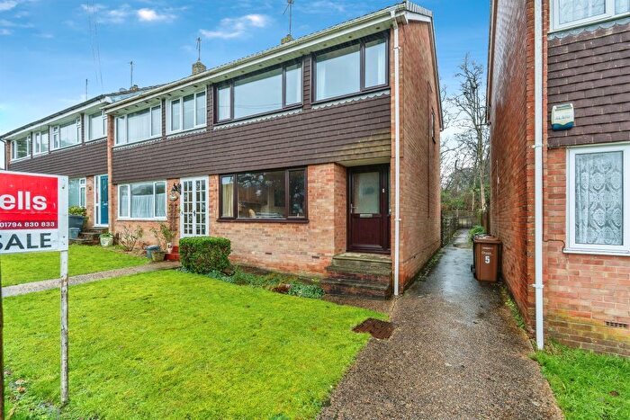 3 Bedroom End Of Terrace House For Sale In Cedar Crescent, North Baddesley, Southampton, SO52