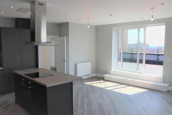 2 Bedroom Flat To Rent In New Street, Ashford, TN24