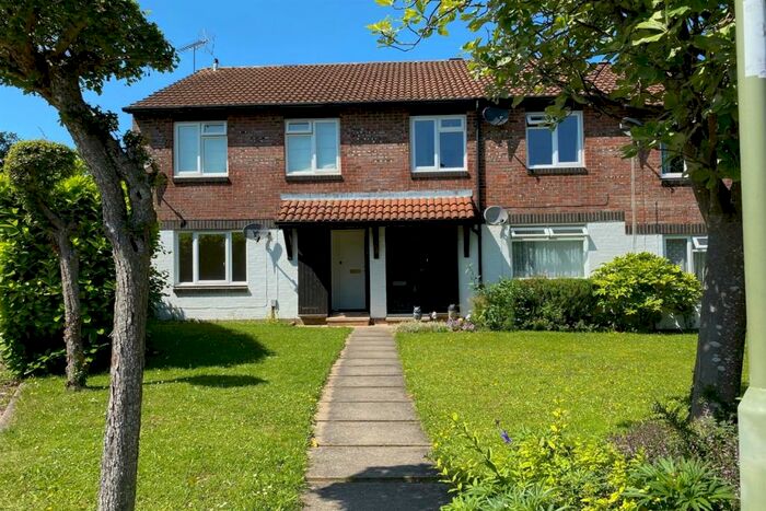 1 Bedroom Flat To Rent In Black Dam, RG21