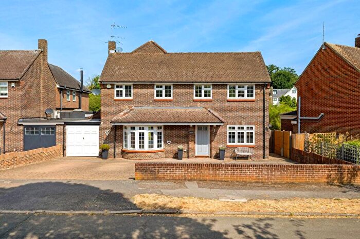 4 Bedroom Detached House For Sale In Evelyn Way, Stoke D'Abernon, Cobham, Surrey, KT11