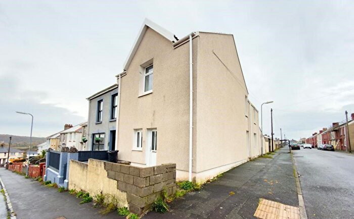 3 Bedroom Flat For Sale In Flats -, Brynhyfryd Road, Briton Ferry, Neath, West Glamorgan, SA11
