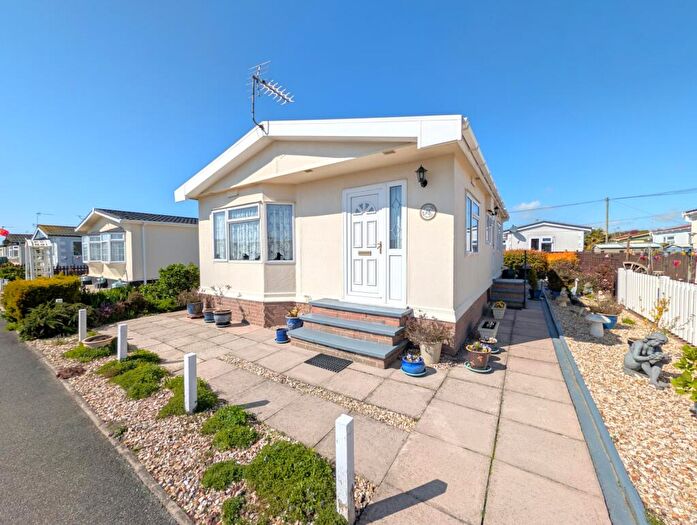 2 Bedroom Park Home For Sale In Sea Lane, Ingoldmells, PE25