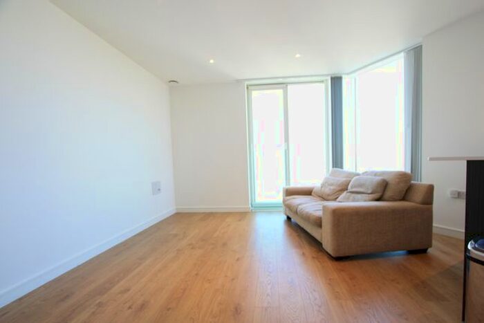 2 Bedroom Flat To Rent In The Pinnacle, Croydon, CR0