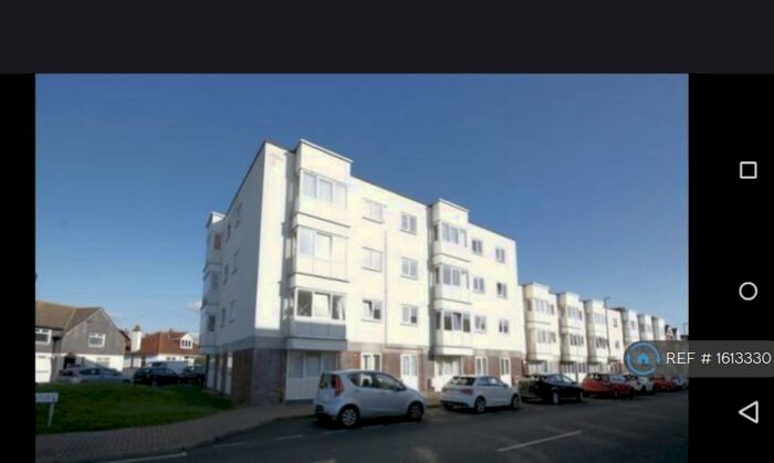 3 Bedroom Flat To Rent In Hove Court, Lee-On-The-Solent, PO13