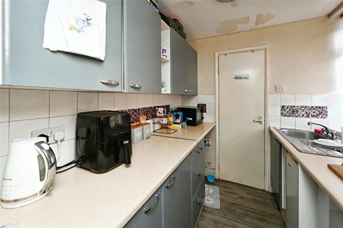 2 Bedroom End Of Terrace House For Sale In Moor Street, Mansfield, Nottinghamshire, NG18