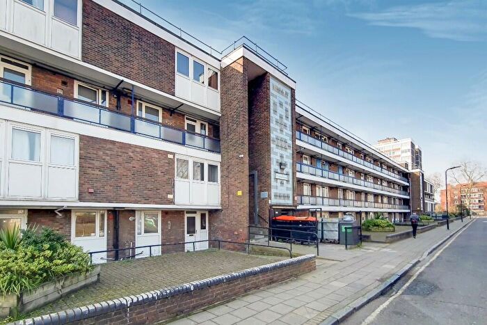 3 Bedroom Maisonette To Rent In Pownall Road, London, E8