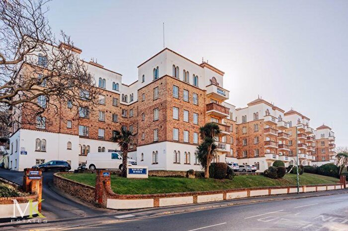 1 Bedroom Flat For Sale In Sea Road, Bournemouth, BH5