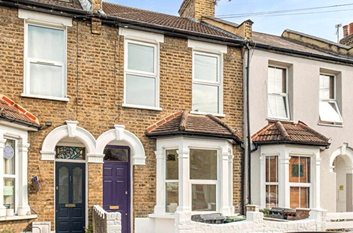 3 Bedroom House For Sale In Farmer Road, Leyton, London, E10