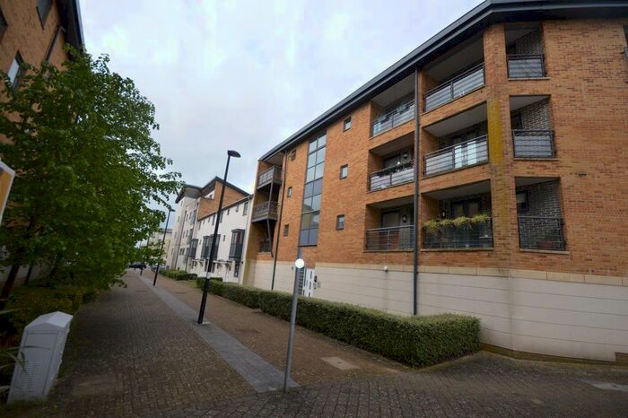 2 Bedroom Flat To Rent In Tuke Walk, Swindon, SN1