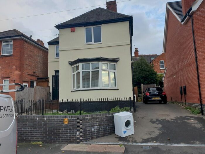 4 Bedroom Detached House To Rent In Westcoates Drive, Leicester, LE3