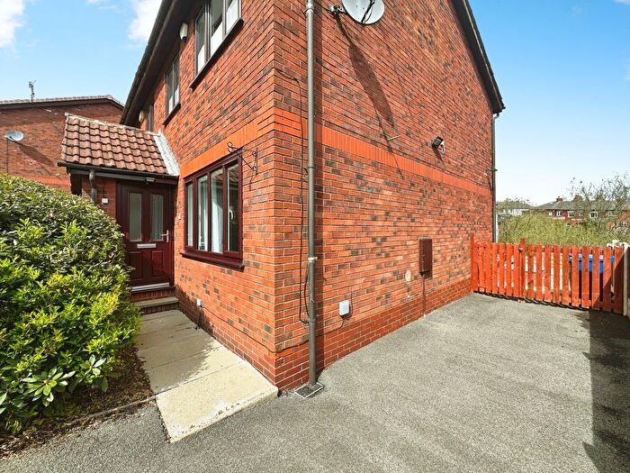 3 Bedroom Property For Sale In Spring Close, Ramsbottom, BL0