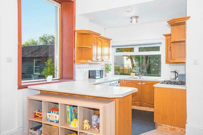 3 Bedroom Semi-Detached House For Sale In Shakespeare Avenue, Clydebank, G81