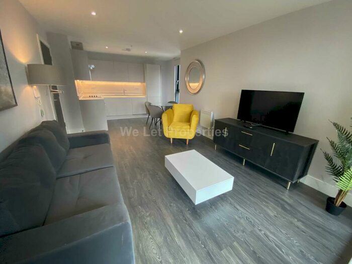 2 Bedroom Apartment To Rent In The Hallmark, Manchester, M4