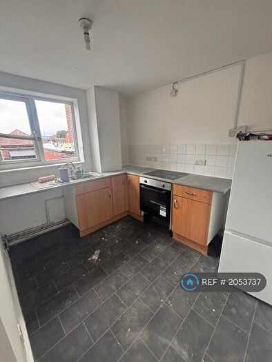 2 Bedroom Flat To Rent In High Street North, Dunstable, LU6