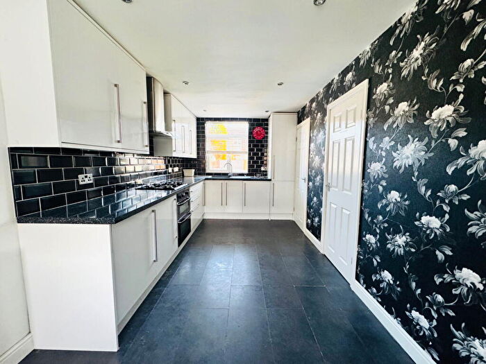 3 Bedroom Terraced House For Sale In Thirsk Avenue, Sale, Greater Manchester, M33