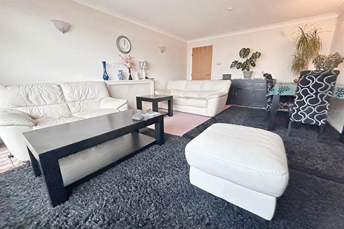 3 Bedroom Flat For Sale In Hamworthy, BH15