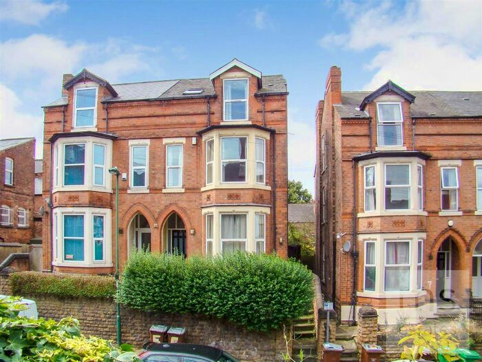 7 Bedroom Semi-Detached House To Rent In Seely Road, Nottingham, NG7