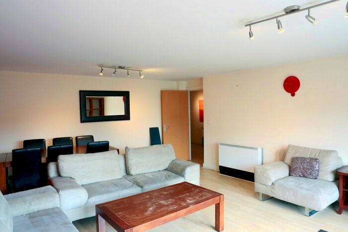 3 Bedroom Flat To Rent In Royal Plaza, Westfield Terrace, Sheffield, S1