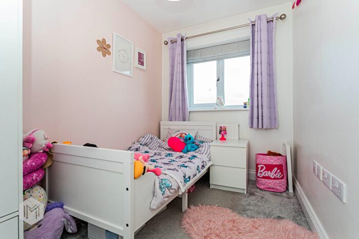 3 Bedroom Semi-Detached House For Sale In Hampson Avenue, Culcheth, Warrington, Cheshire, WA3 - Photo 10