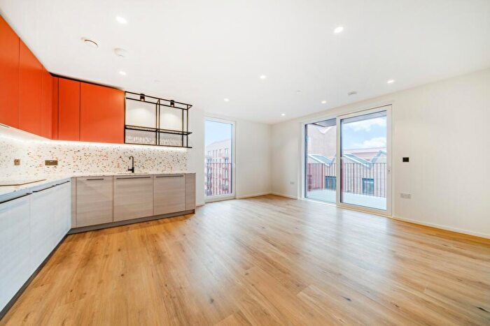 2 Bedroom Flat For Sale In Poplar Riverside, E14