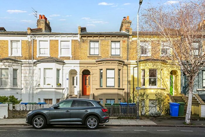 1 Bedroom Flat To Rent In Graces Road, London, SE5