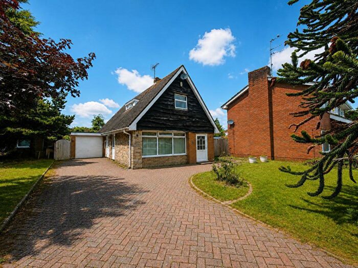 3 Bedroom Bungalow For Sale In Harvington Drive, Ainsdale, Southport, Merseyside, PR8