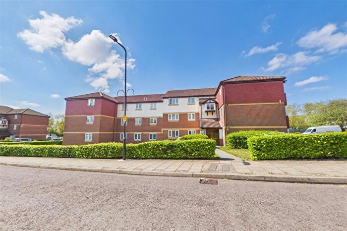 2 Bedroom Flat For Sale In Campbell Gordon Way, Cricklewood, NW2