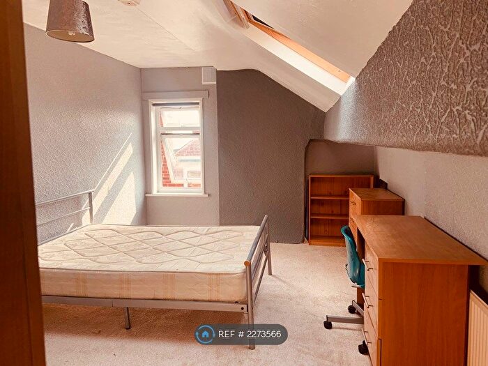 2 Bedroom Terraced House To Rent In Chiswick Terrace, Leeds, LS6