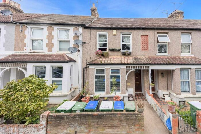 2 Bedroom Flat To Rent In Athol Road, Erith, DA8