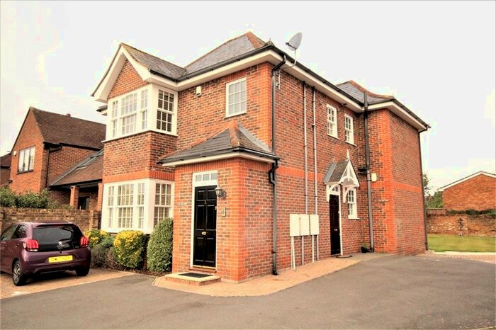 2 Bedroom Flat To Rent In Layters Green Lane, Chalfont St Peter, SL9