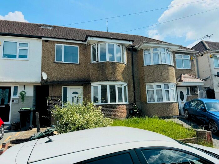 3 Bedroom Terraced House To Rent In Browning Road, Luton, Bedfordshire, LU4