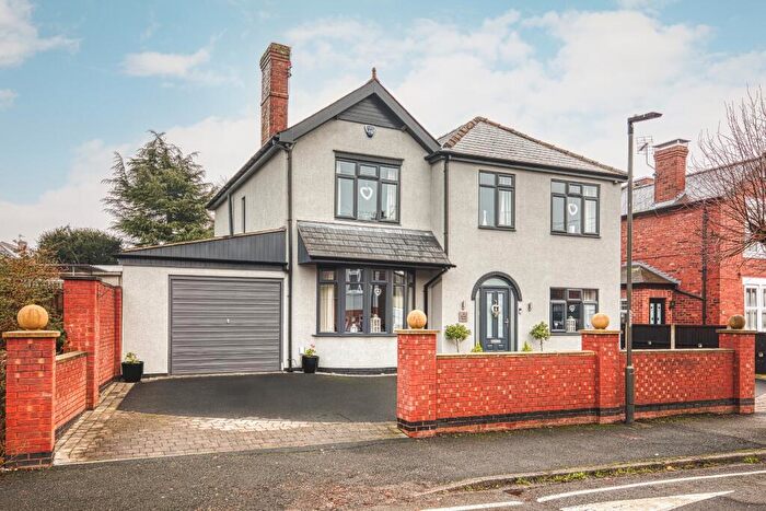 5 Bedroom Detached House For Sale In Leamoor Avenue, Somercotes, DE55