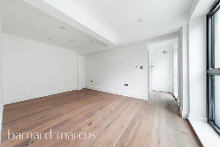 1 Bedroom Apartment To Rent In Clifford Road, London, SE25