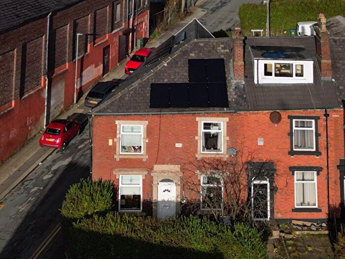 4 Bedroom End Of Terrace House For Sale In Kingsway, Rochdale, OL16