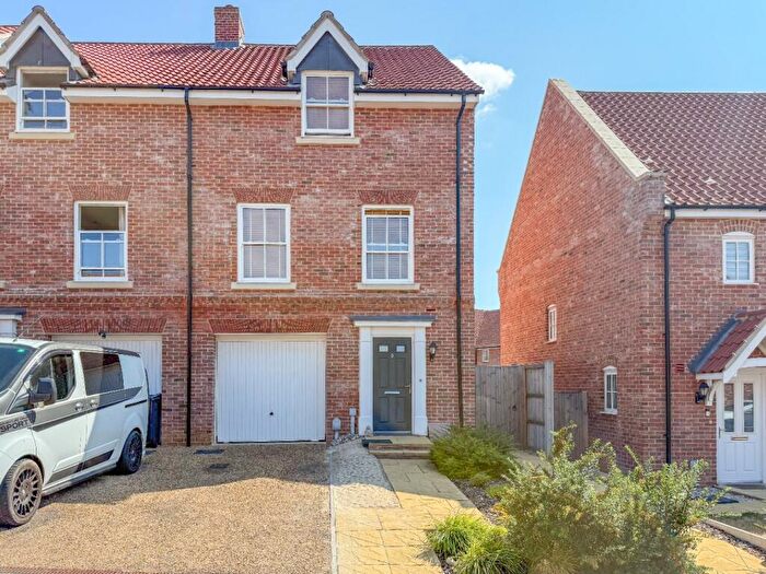 4 Bedroom Town House For Sale In Lapwing Lane, Hunstanton, Norfolk, PE36