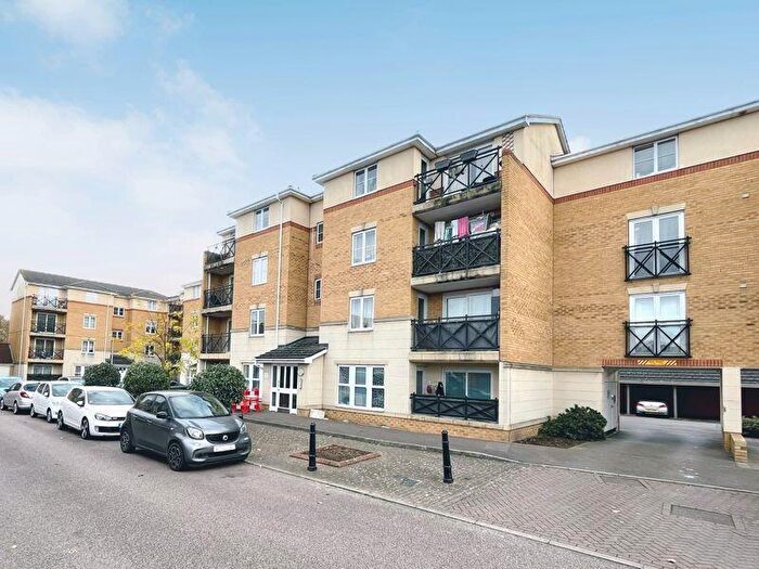 2 Bedroom Flat For Sale In Sewell Close, Grays, RM16