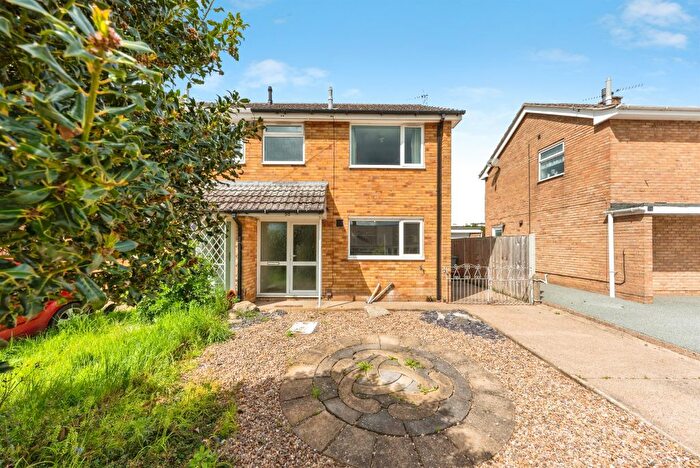 3 Bedroom Semi-Detached House For Sale In Kingscliffe Road, Grantham, NG31