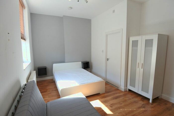 Studio To Rent In High Street, Harlesden, NW10