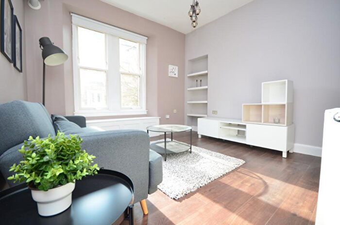 1 Bedroom Flat To Rent In Caledonian Crescent, Edinburgh, EH11
