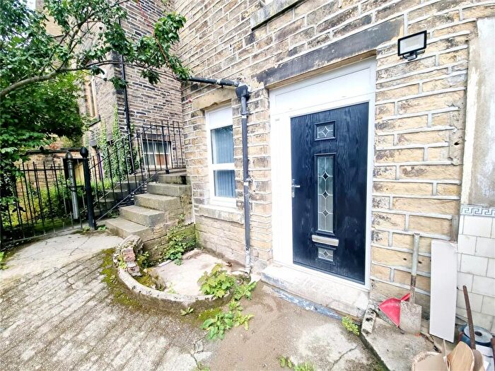 1 Bedroom Terraced House To Rent In Devonshire Street, Keighley, West Yorkshire, BD21