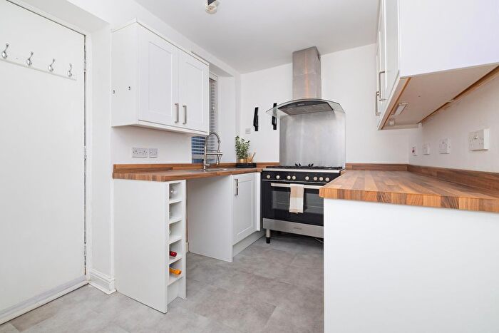 2 Bedroom Flat To Rent In Old Muirton Road, Dundee, DD2