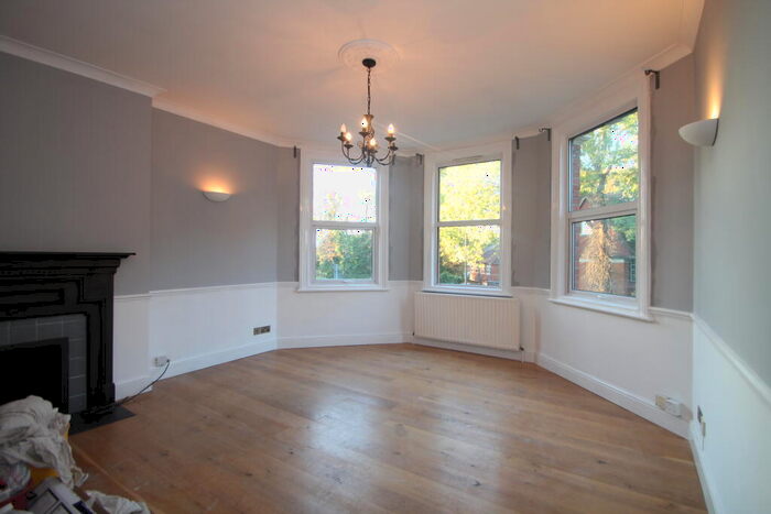 2 Bedroom Flat To Rent In Manor Road, BR3