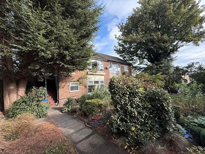 1 Bedroom Apartment For Sale In Greycourt Close, Halifax, Calderdale, HX1