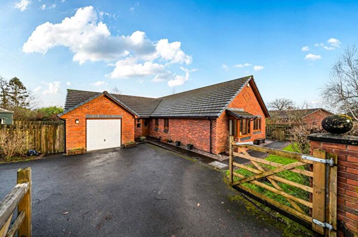 3 Bedroom Bungalow For Sale In Cagebrook Lane, Llanyre, Llandrindod Wells, Powys, LD1