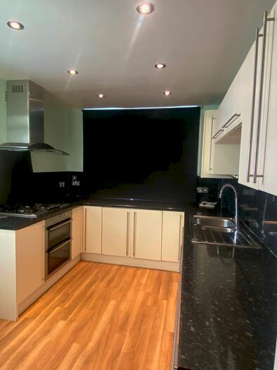 4 Bedroom Terraced House To Rent In Sunnyside Road, Ilford, IG1